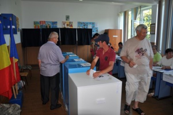 Numărătoare paralelă: Prezenţă la vot în municipiile din judeţul Constanţa. Vezi şi ce spun exit-poll-urile în mai multe localităţi!